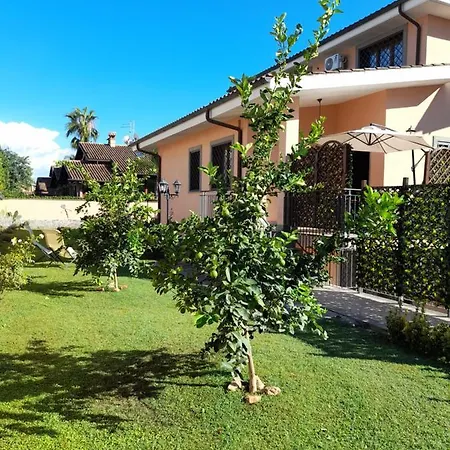 Vittorio Apartment Infernetto